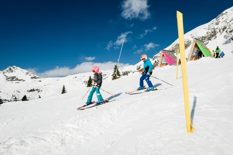 csm_ski-snowboard-006_44c52470eb.jpg
